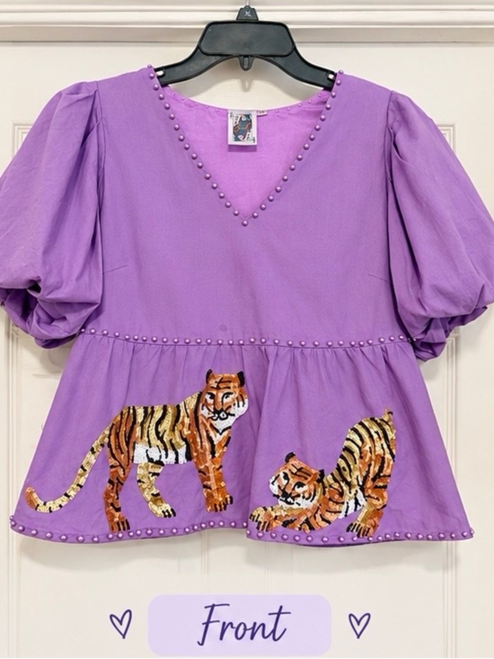 QUEEN OF SPARKLES Purple Puff-Sleeve Tiger Appliqué Peplum Top